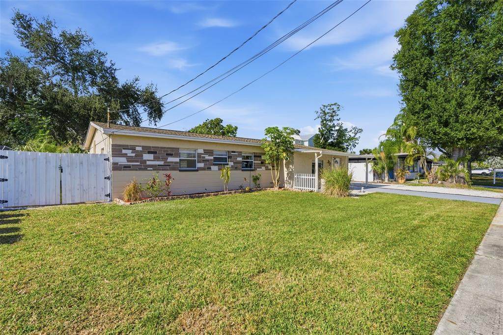 318 Country Club Drive - Photo 1