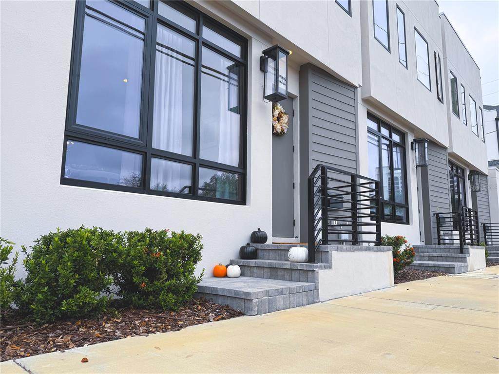 233 8TH Street - Photo 1