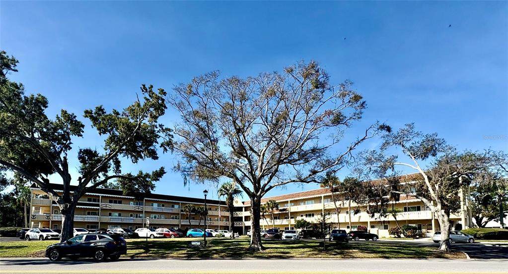 2040 World Parkway Boulevard - Photo 1