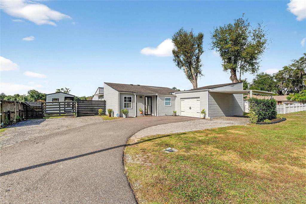 1009 Lenna Avenue - Photo 1