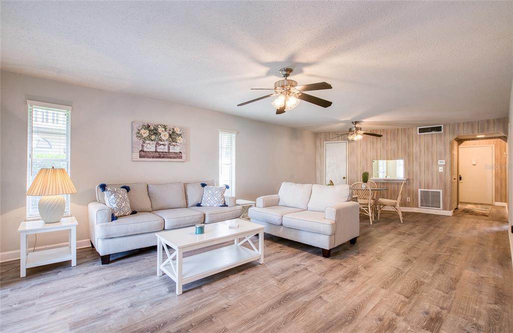 https://bt-photos.global.ssl.fastly.net/mfr/orig_boomver_1_TB8462855-2.jpg