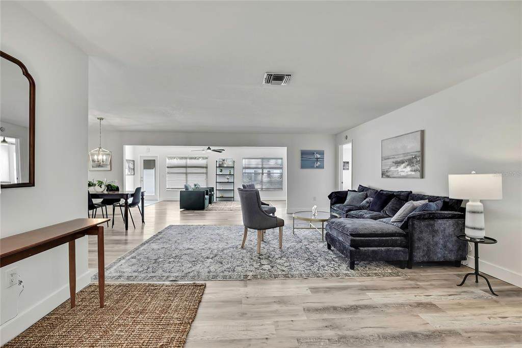 https://bt-photos.global.ssl.fastly.net/mfr/orig_boomver_1_TB8465047-2.jpg