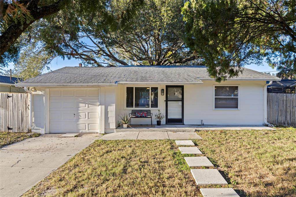 129 Lincoln Circle - Photo 1