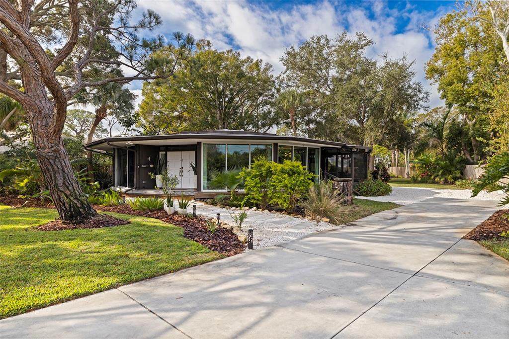 7117 Sunshine Drive - Photo 1