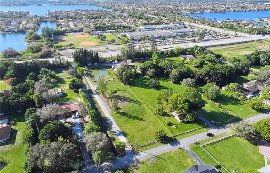 18100 70TH Place - Photo 1