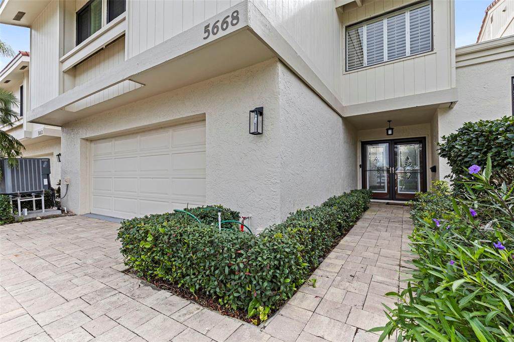5668 Escondida Boulevard - Photo 1
