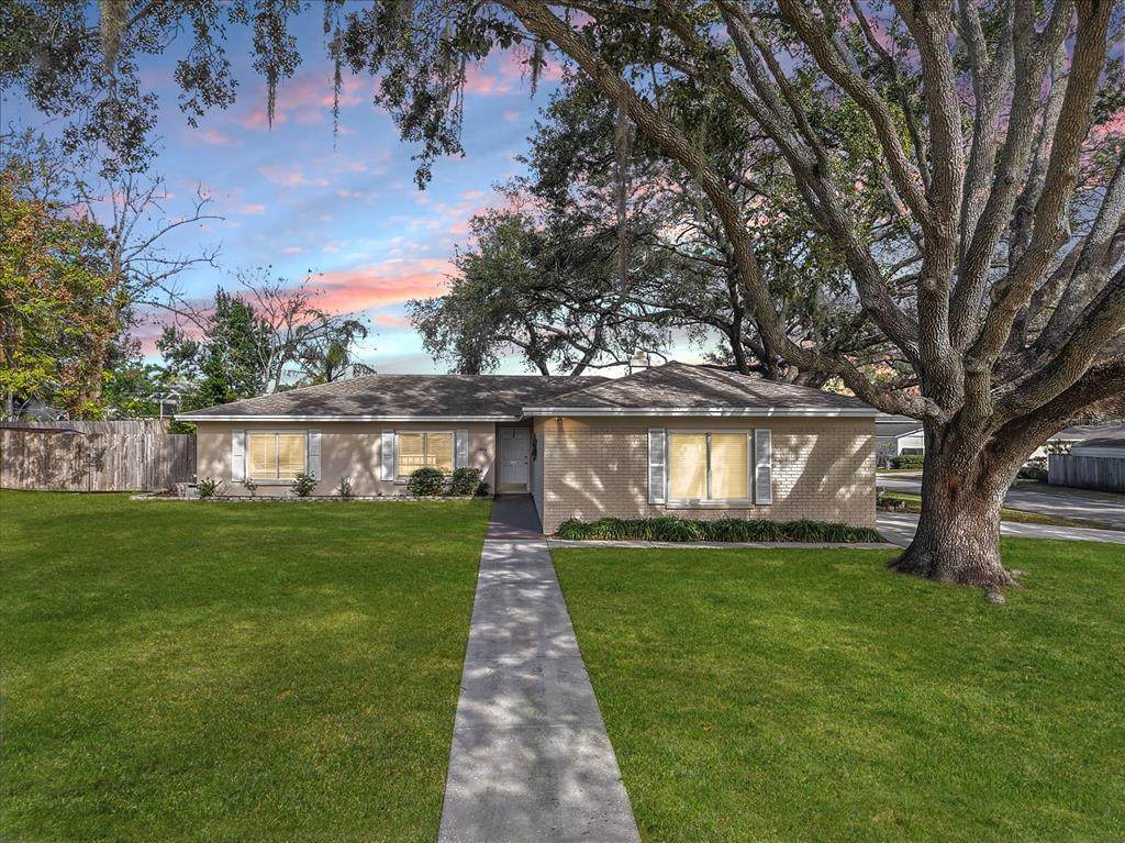 1016 Lady Guinevere Drive - Photo 1