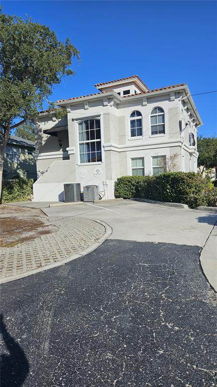 3001 Azeele Street - Photo 1