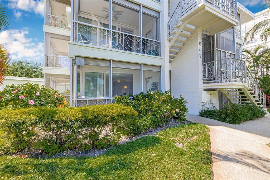 615 10TH Avenue - Photo 1