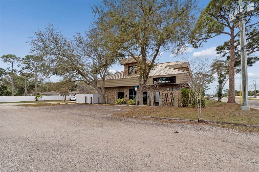 13800 Park Boulevard - Photo 1