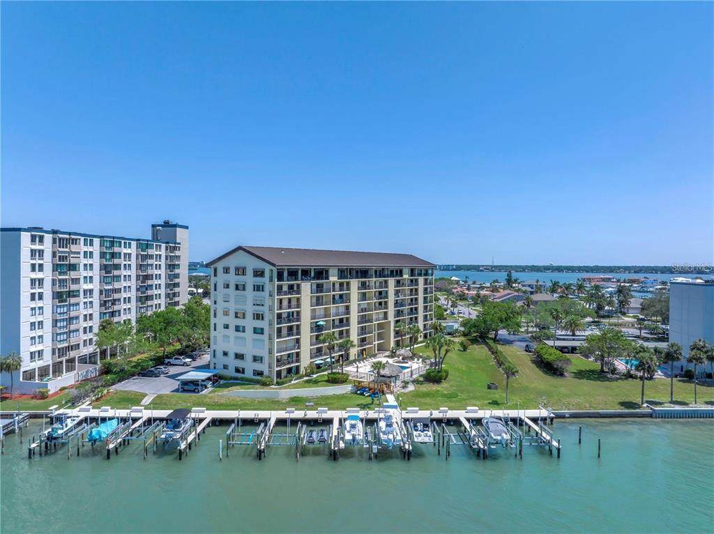 650 Island Way - Photo 1