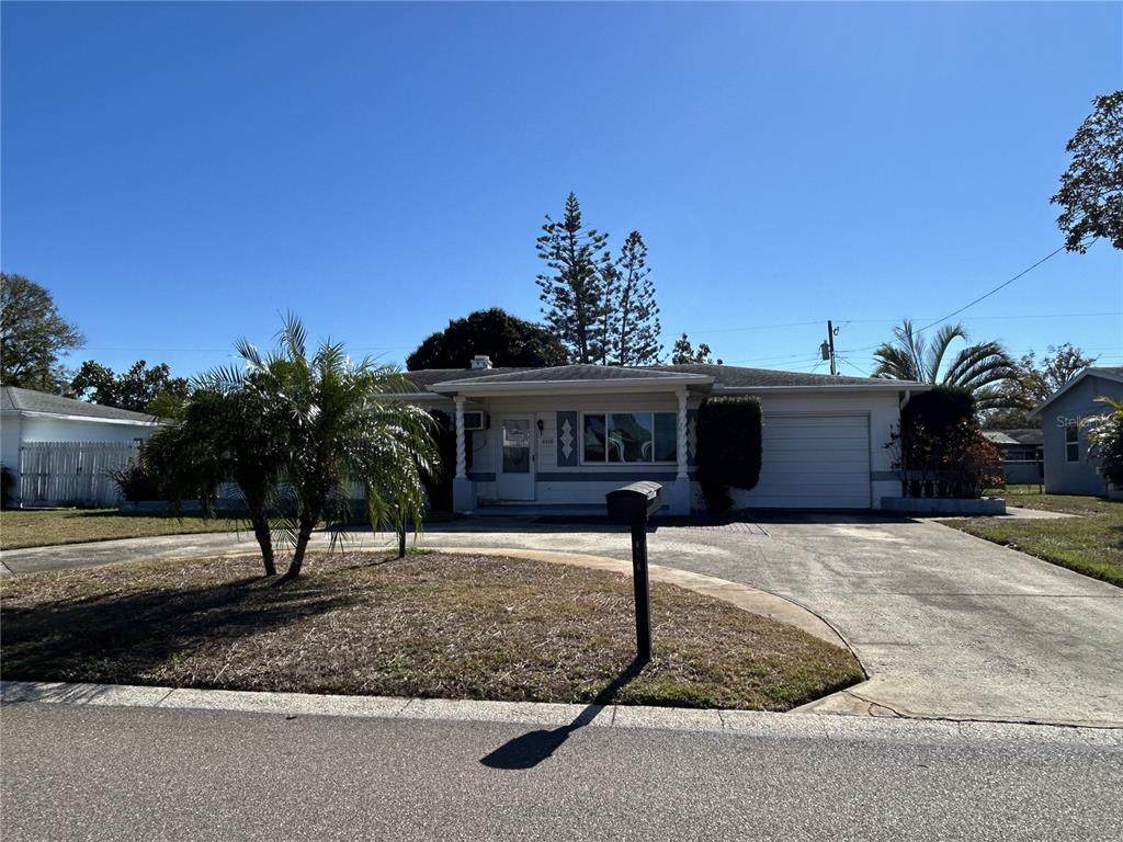 6116 52ND Avenue - Photo 1