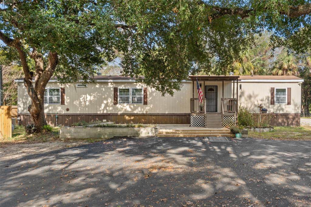 193 Gladys Avenue - Photo 1