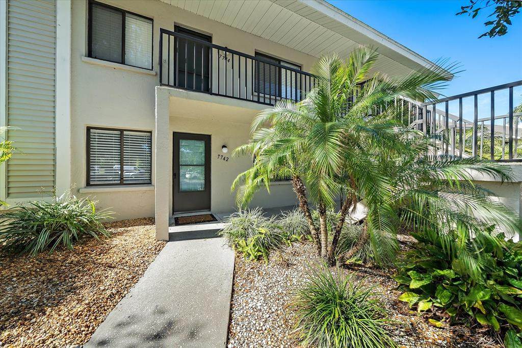 7742 Eagle Creek Drive - Photo 1