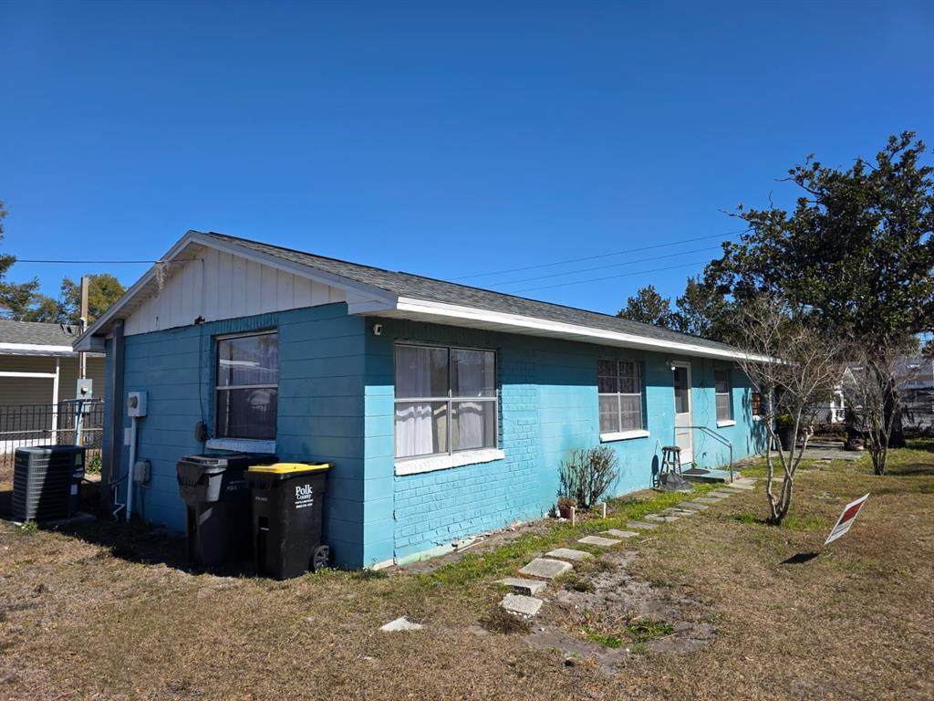2215 Emma Street - Photo 1