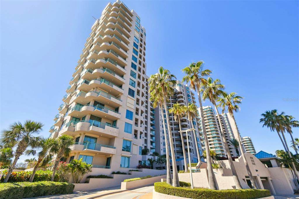 1560 Gulf Boulevard - Photo 1