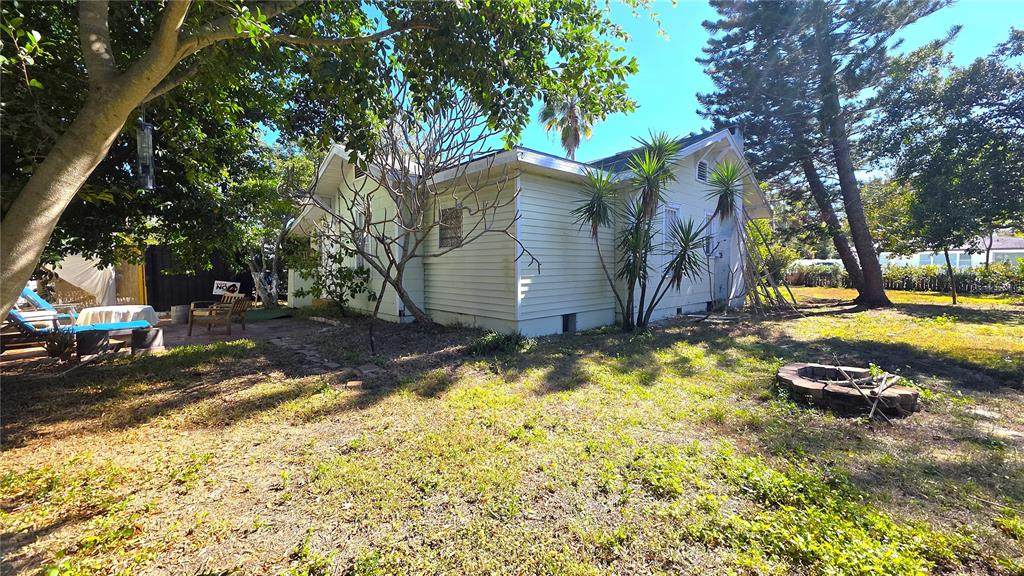 1614 Drew Street - Photo 1