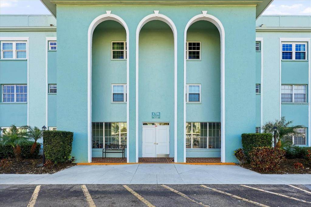 1706 Belleair Forest Drive - Photo 1