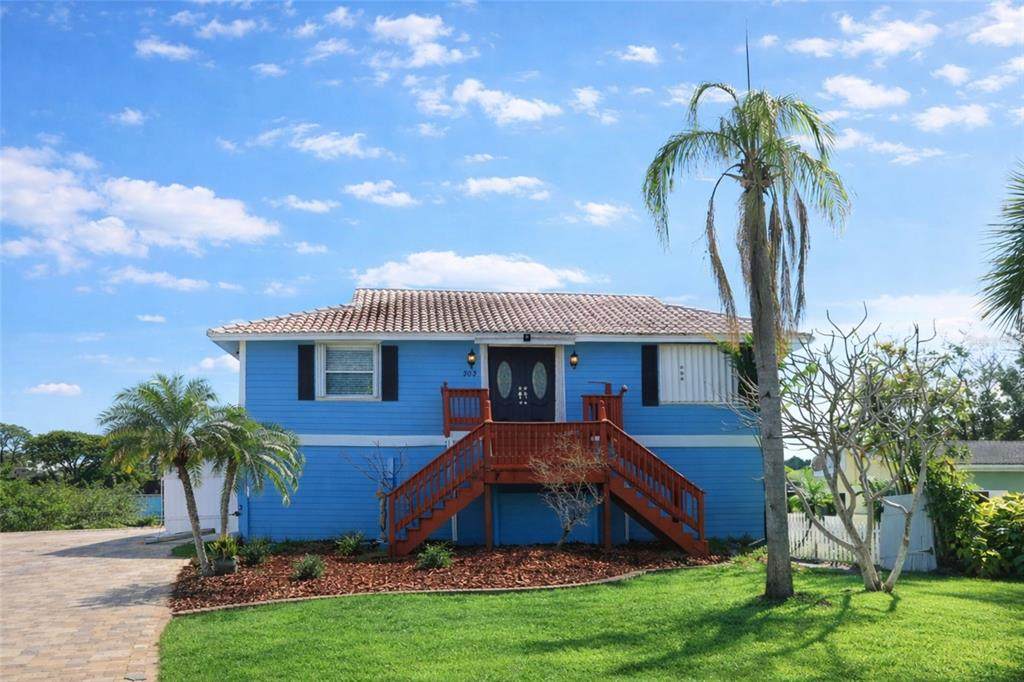 303 Lagoon Drive - Photo 1