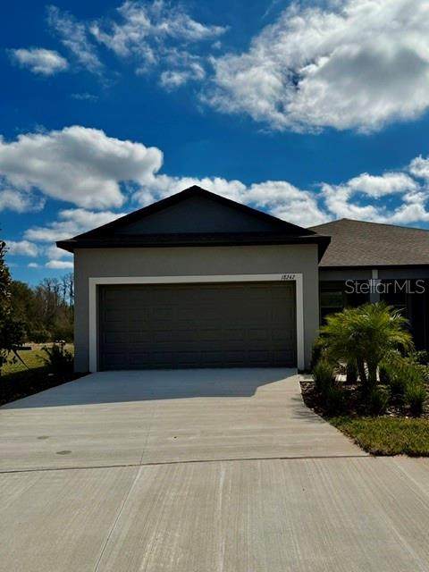 18242 Pleasantview Boulevard - Photo 1