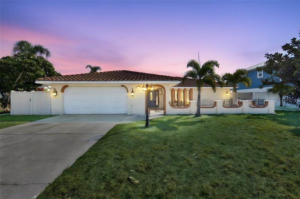 6523 King Palm Way - Photo 1