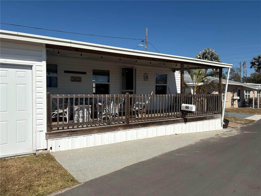 12766 Seminole Boulevard - Photo 1