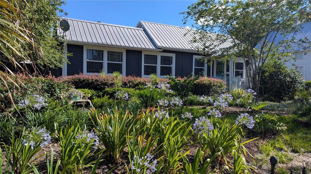 320 Graves Avenue - Photo 1