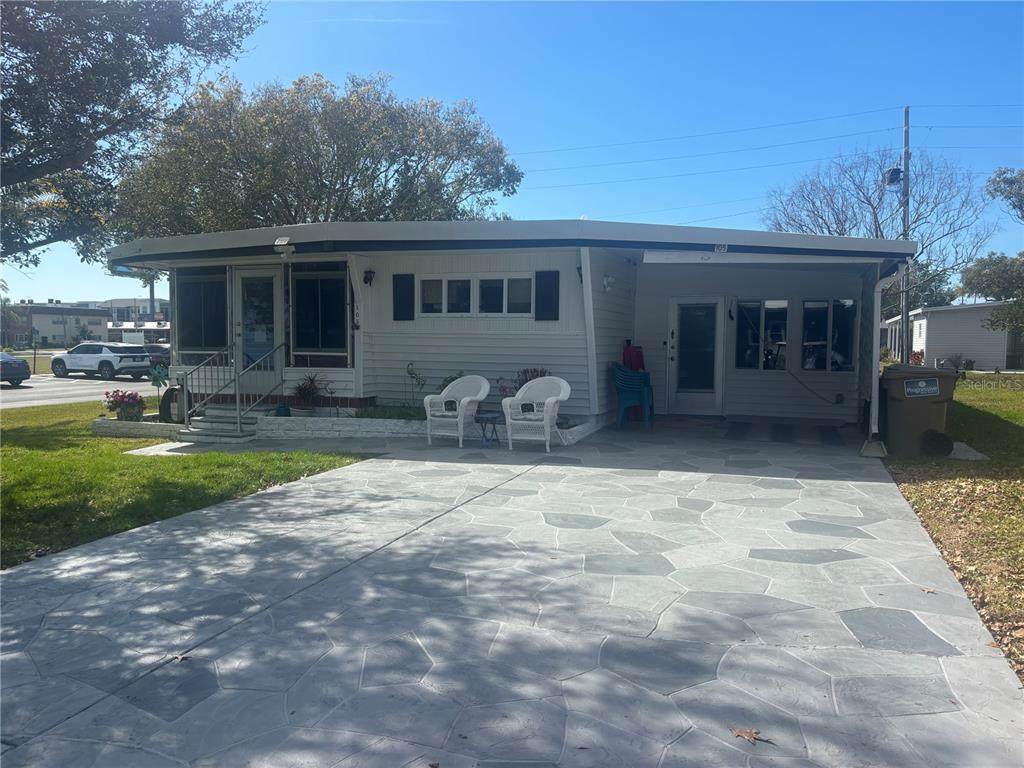 105 Freedom Court - Photo 1