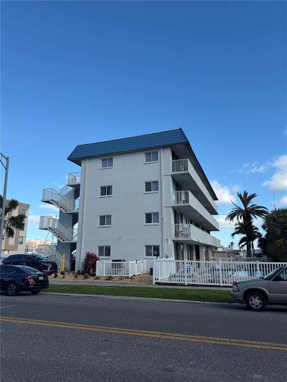 800 Bayway Boulevard - Photo 1