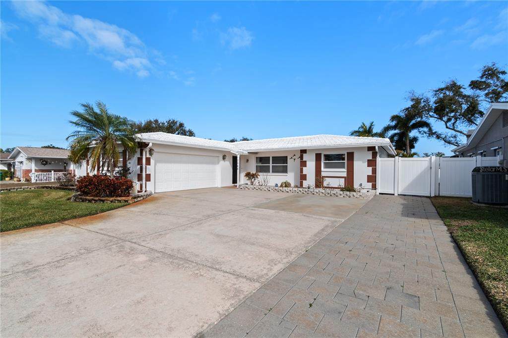 13565 86TH Avenue - Photo 1