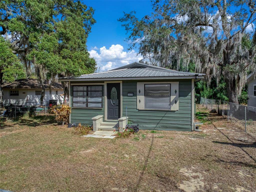 1628 Wightman Avenue - Photo 1