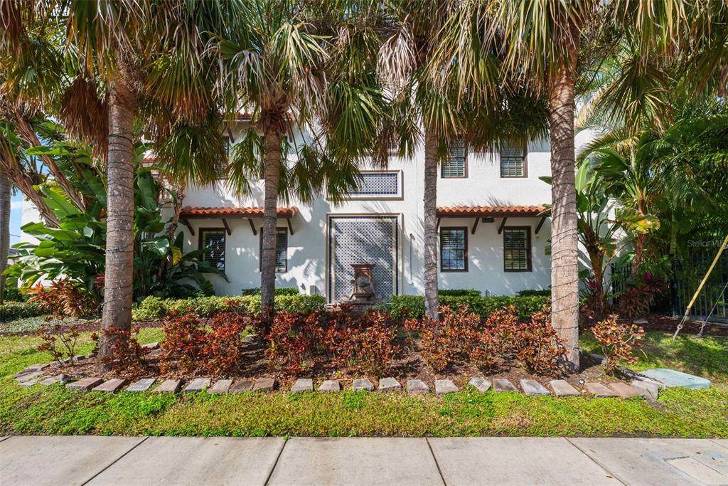 4911 Melrose Avenue - Photo 1