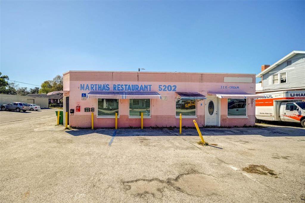 5202 Nebraska Avenue - Photo 1