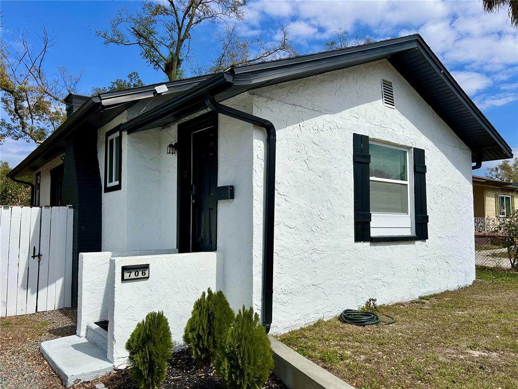706 Flora Street - Photo 1
