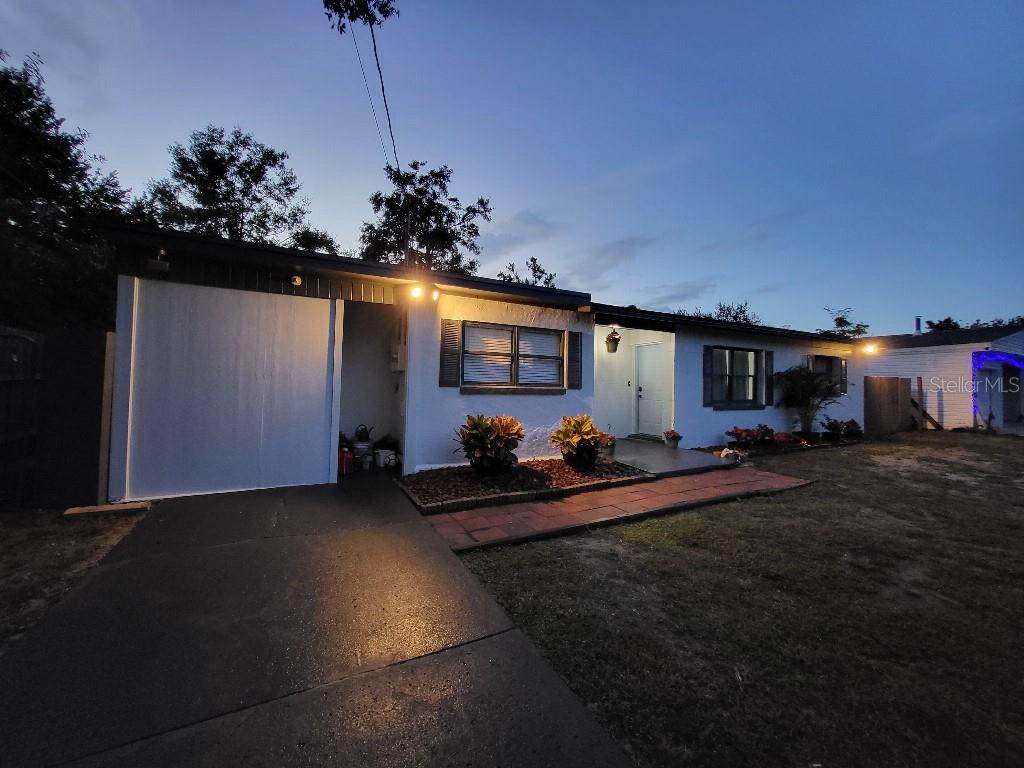 995 Emerald Drive - Photo 1