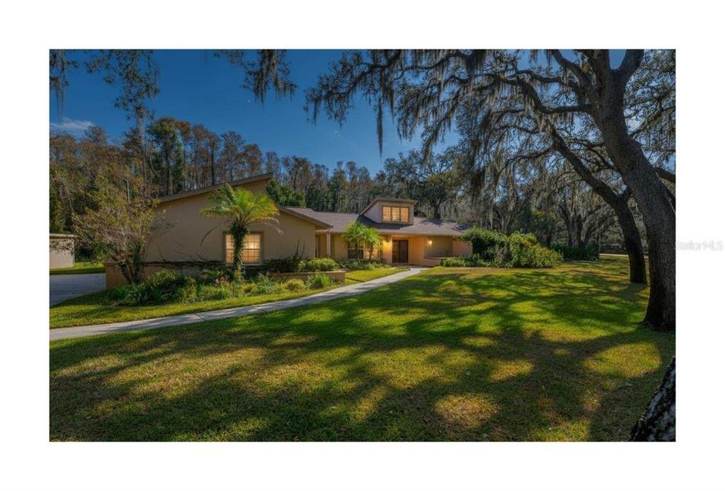 10206 Lakeview Drive - Photo 1