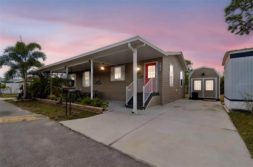4700 67TH Way - Photo 1