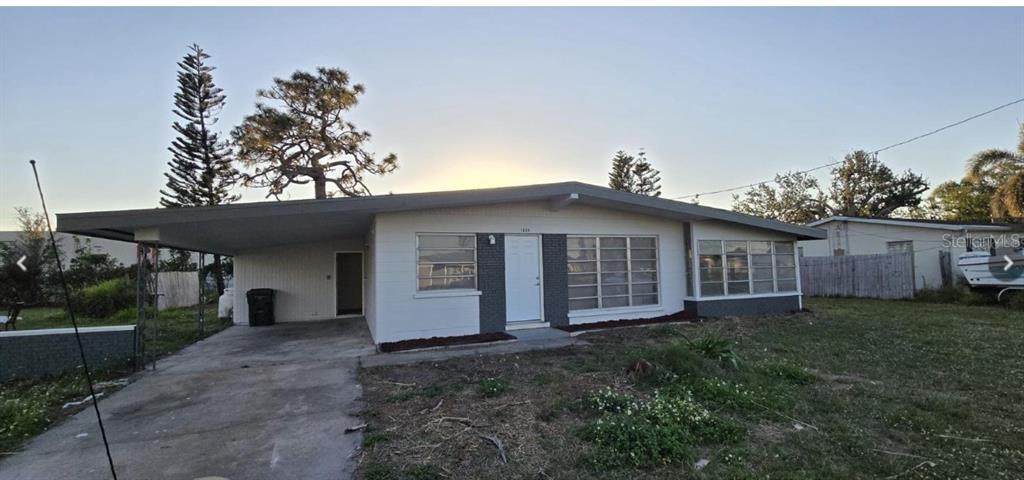 1634 Banyan Drive - Photo 1