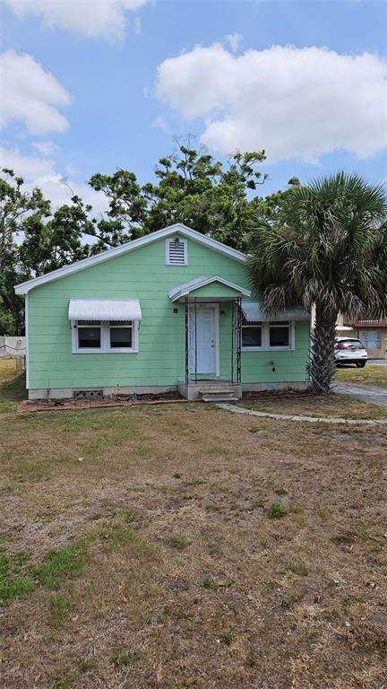 3825 49TH Avenue - Photo 1