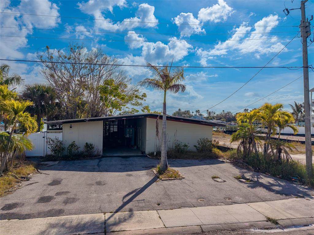 1217 Bay Shore Boulevard - Photo 1