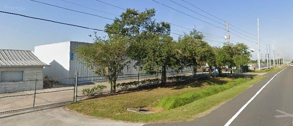 4930 Drane Field Road - Photo 1