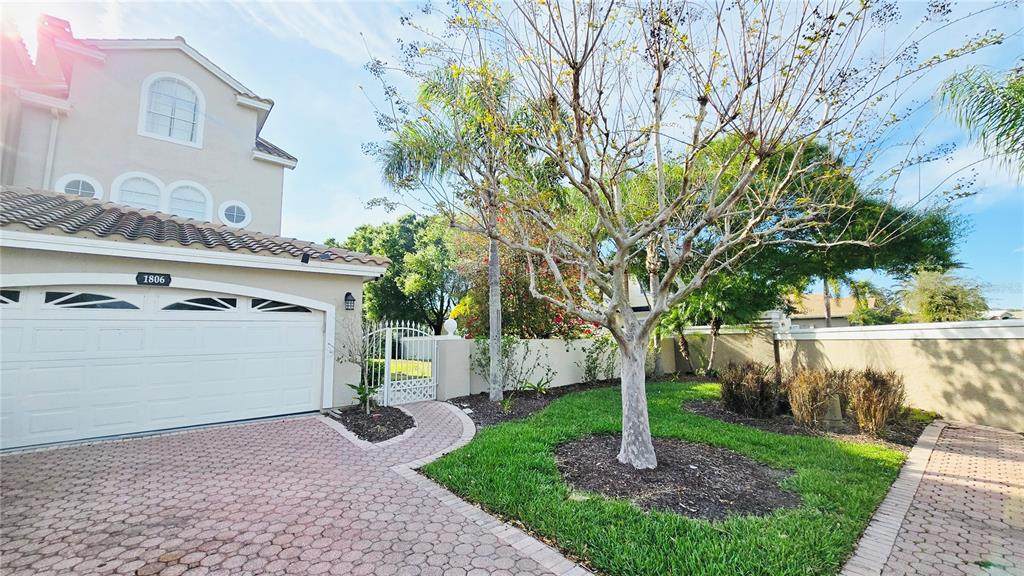 1806 Lago Vista Boulevard - Photo 1