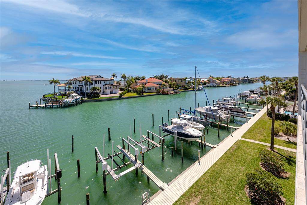 363 Pinellas Bayway - Photo 1