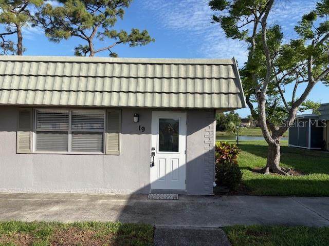 201 Kings Boulevard - Photo 1