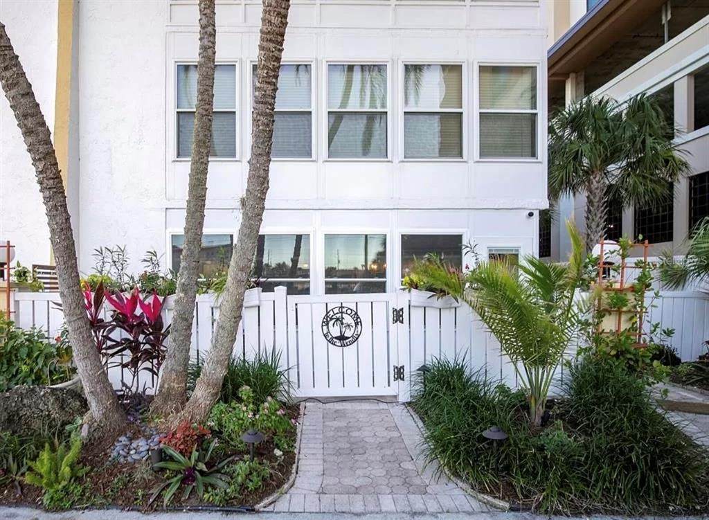 661 Poinsettia Avenue - Photo 1