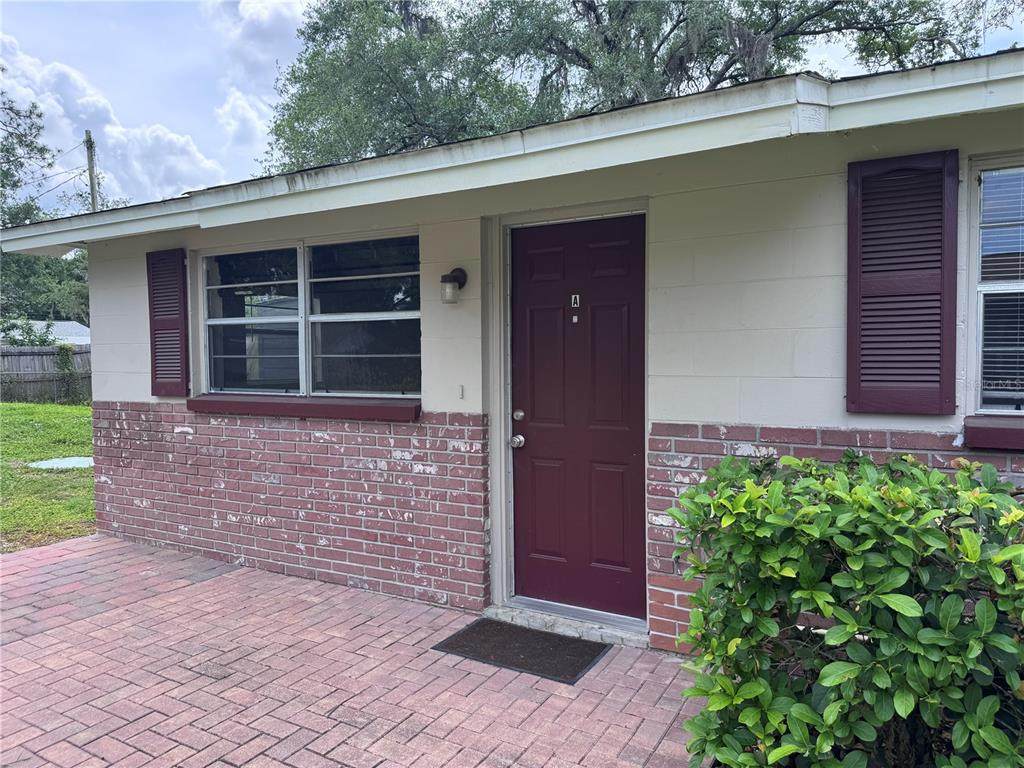 514 Winham Street - Photo 1