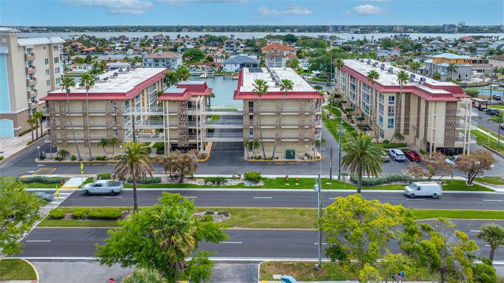 121 Island Way - Photo 1