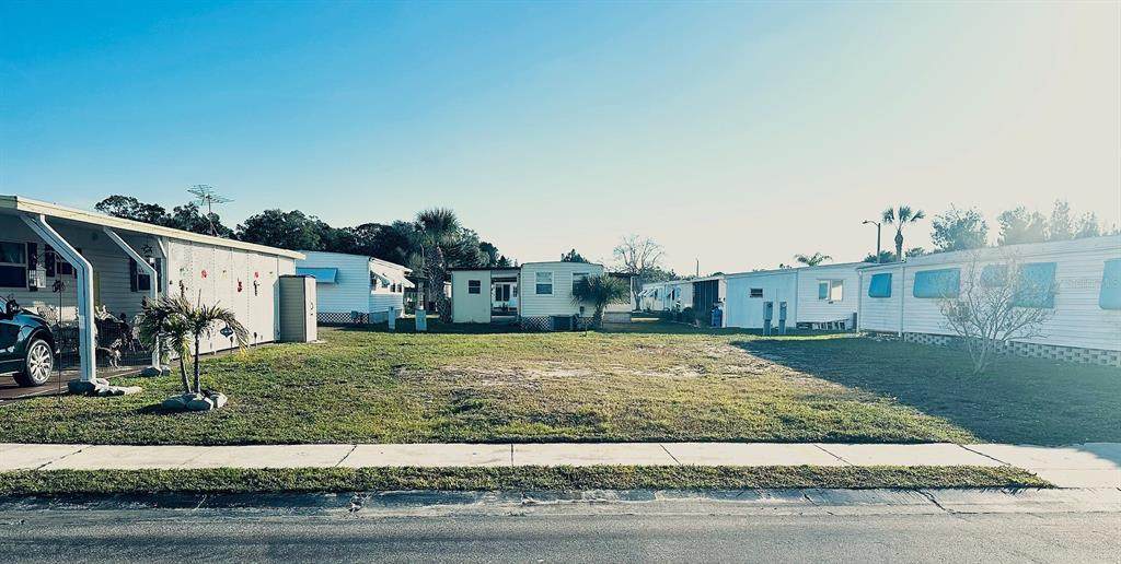 6100 62ND Avenue - Photo 1