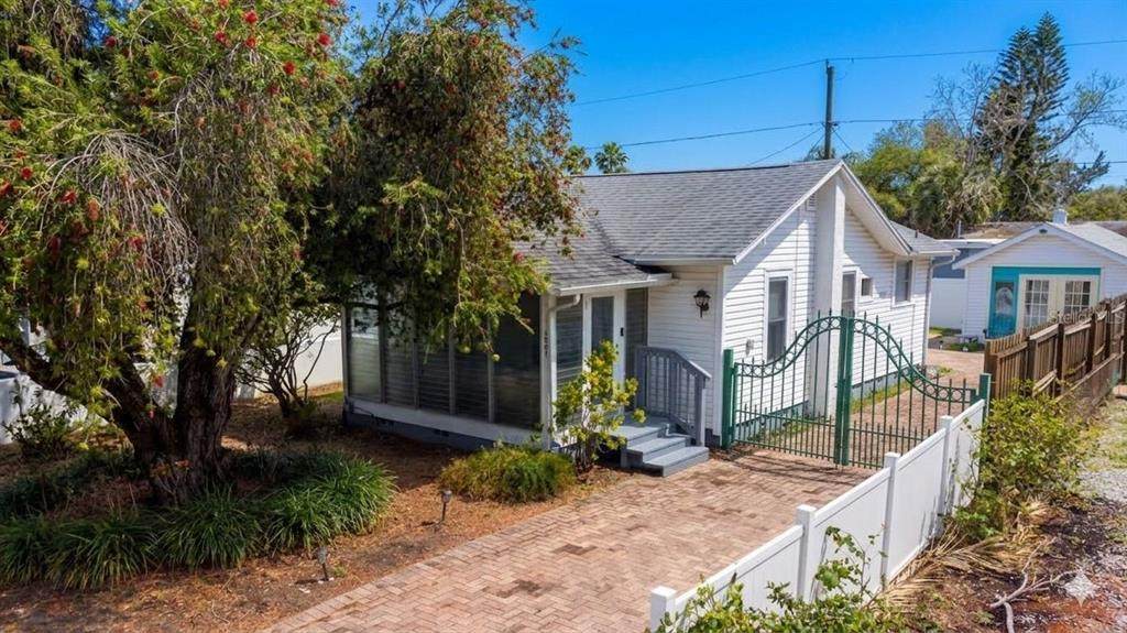 2907 Clinton Street - Photo 1