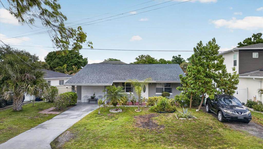 611 Bradford Avenue - Photo 1